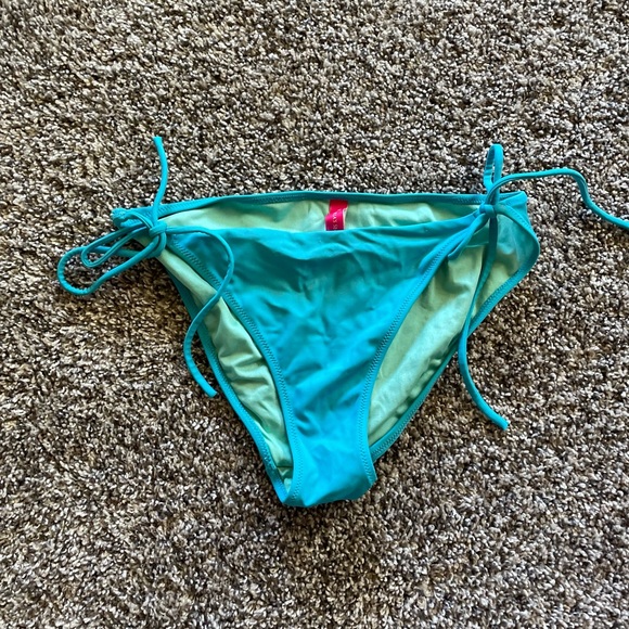 Victoria's Secret Other - Victoria’s Secret side-tie bikini bottoms size medium